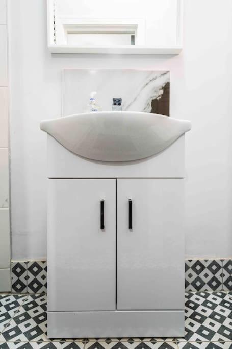 Апартаменти Modern Flat In Moseley With Free Parking Бірмінгем Екстер'єр фото